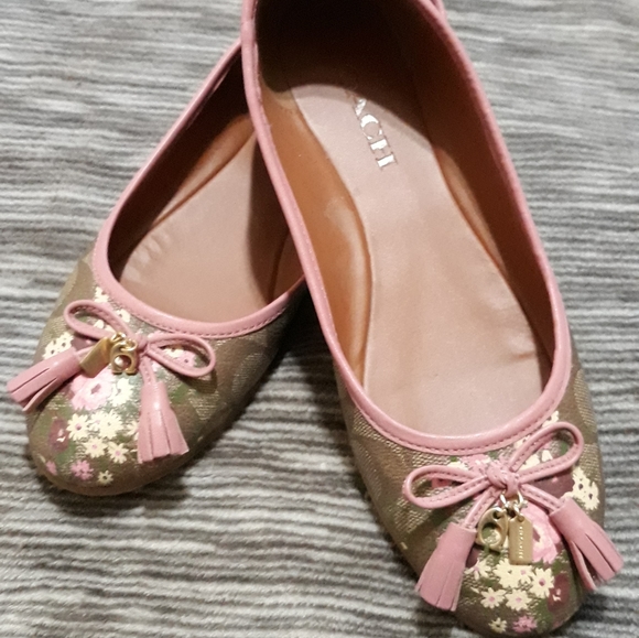 coach flat shoes - Picture 2 of 4